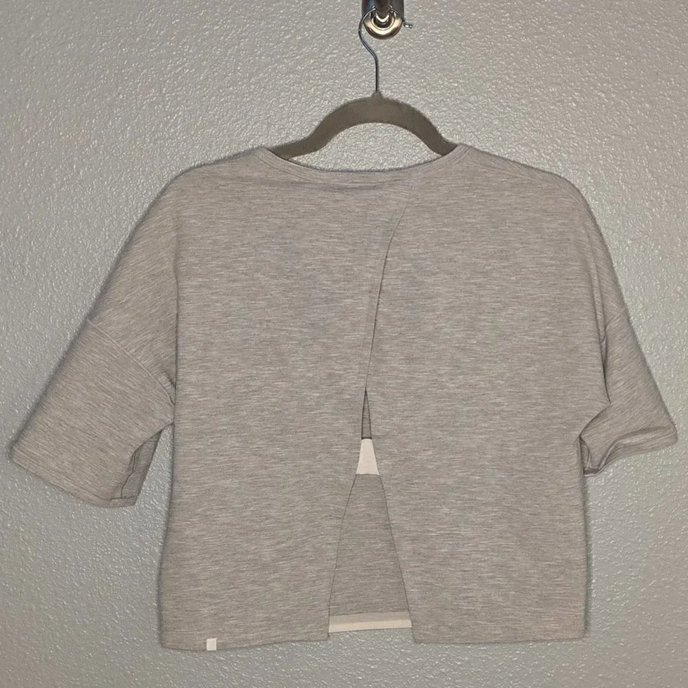 Lululemon Minimal Short Sleeve - 8